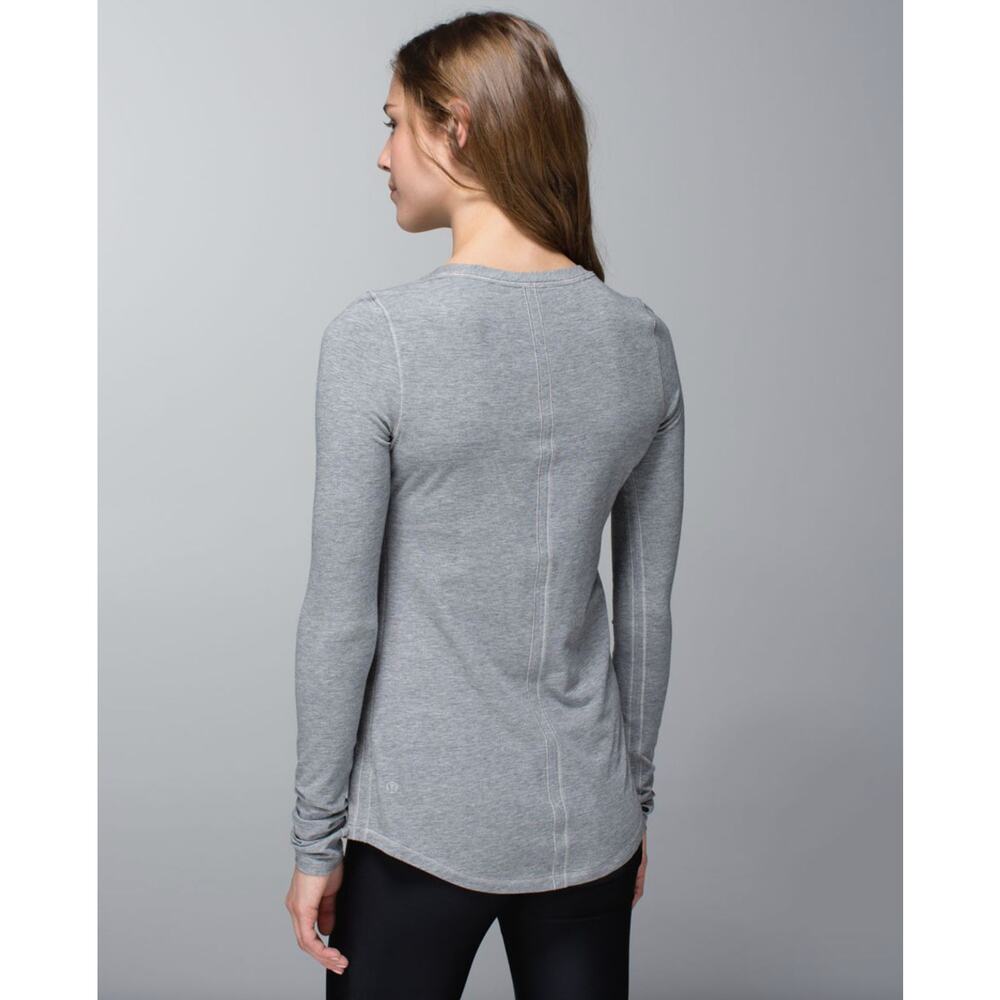 Lululemon Heathered Medium Grey Karma Long Sleeve Slim Top Vitasea W3B53S Size 6 - Picture 2 of 13